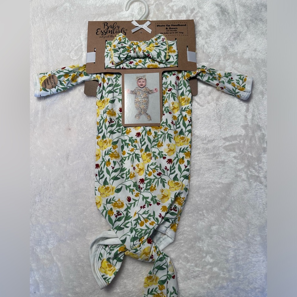 Baby girl 0-3 gown 2 piece